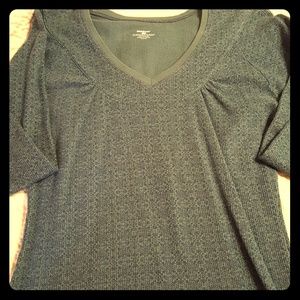 Super cute womens Patagonia long sleeved shirt